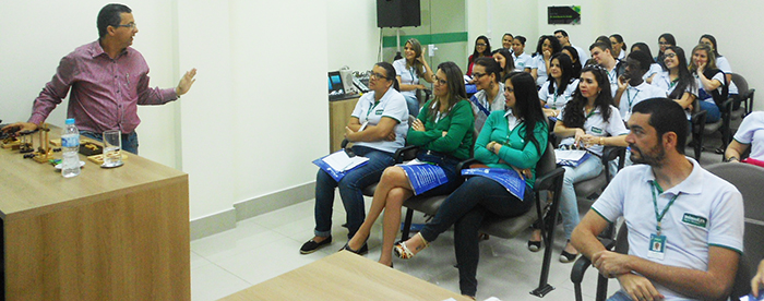 Palestrante Edinho compartilhando conhecimento