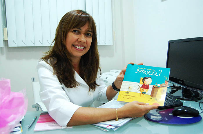 Luciane lançou a obra na Bienal do Livro em São Paulo e também em Portugal