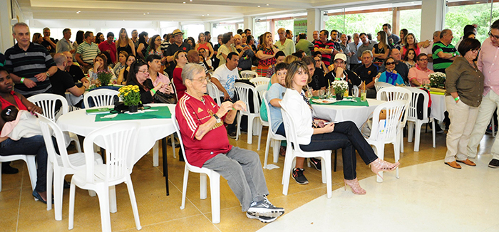 Centenas de pessoas compareceram a Festa do Dia do Médico da UNF