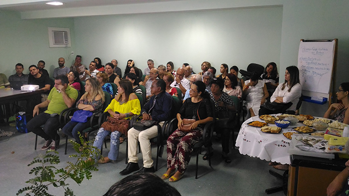 Pacientes e amigos prestigiam o lançamento