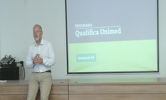 Colaboradores foram convidados a participar do curso que terá duração de 18 meses