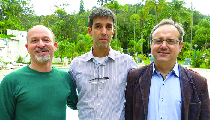 A Equipe de Gestão do Hospital Unimed Petrópolis composta por João José, administrador Hospitalar, Alexandre Brêtas, diretor Geral, e Cesar Augusto S. Thiago, diretor Médico