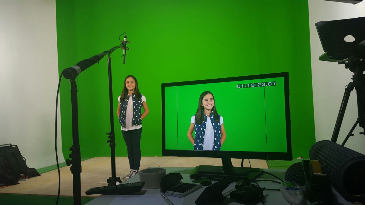 Atriz Lara Cariello na gravação do filme da campanha. Créditos da foto: Roberto Mendes - Target Comunica