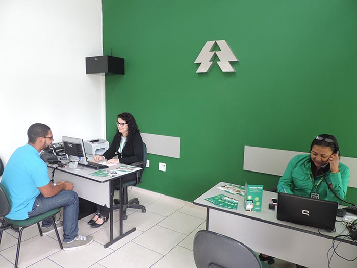 As colaboradoras Andreia e Rogéria atendem na nova unidade