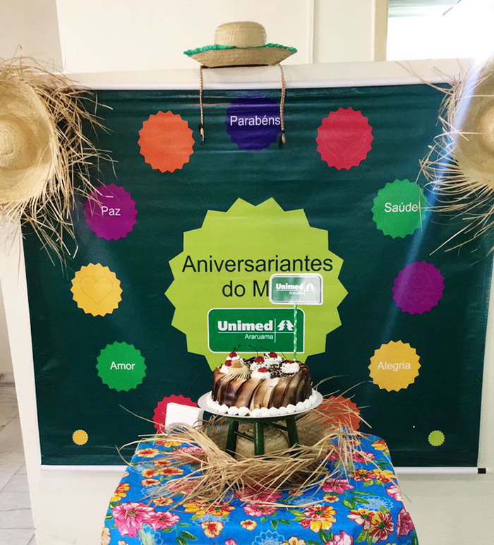 Bolo para os aniversariantes