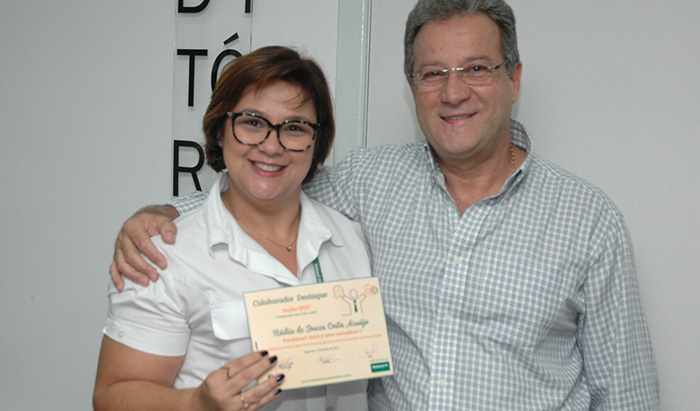 Nádia Araújo e o presidente da Unimed Norte Fluminense presidente João Paulino