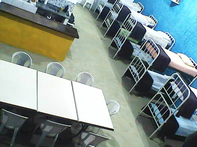 Abrigo oferece dormitório, comida e roupas limpas 