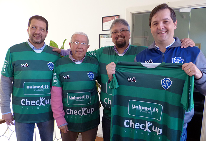 Participantes do Agosto Verde Solidário em aula gratuita de zumba 