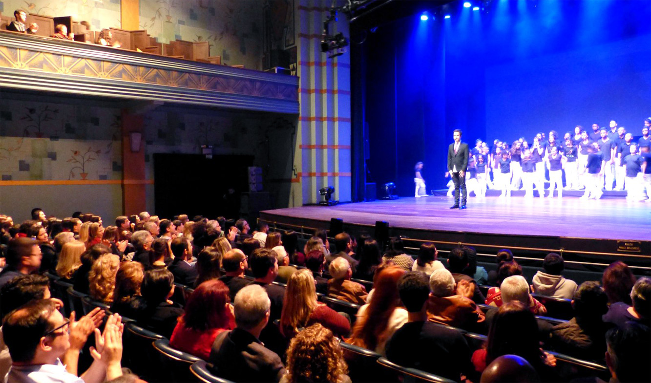 O Theatro D. Pedro teve lotação máxima na abertura do Agosto Verde Solidário