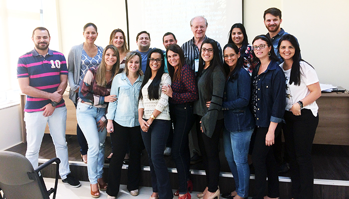 O superintendente da Unimed Barra Mansa, Fernando Moreira, fazendo a abertura do curso.