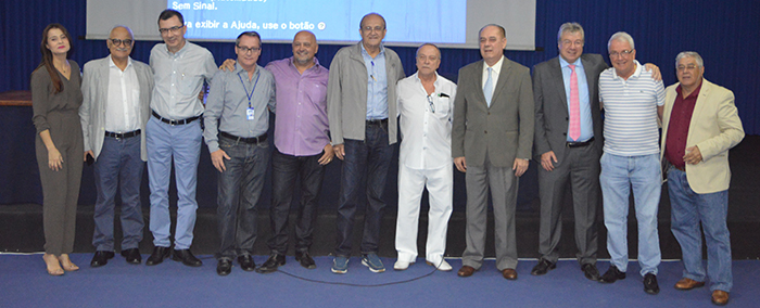 Singular apoia celebração do Outubro Rosa na Universidade Nova Iguaçu