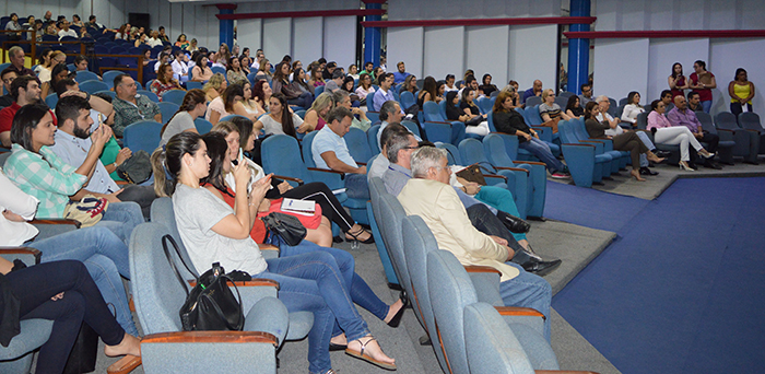 Médicos, alunos e colaboradores da Unimed marcam presença no evento
