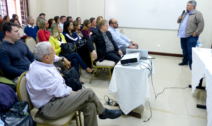O vice-presidente e diretor financeiro da Unimed Petrópolis, Dr. Rafael Gomes de Castro, destacando o atual momento de transformação da gestão da Cooperativa Médica. 