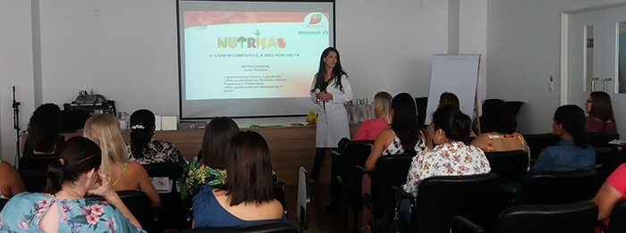 A nutricionista Carla Teodoro falou de alimentação funcional e apresentou a biomassa