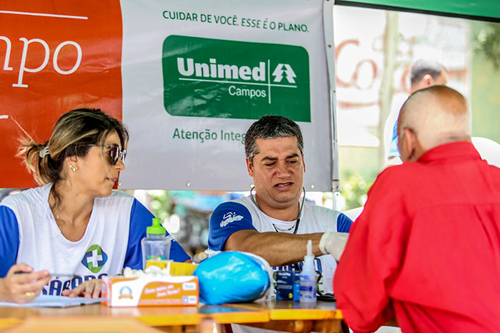 Medicina Preventiva promovendo aferição de pressão e teste de glicemia