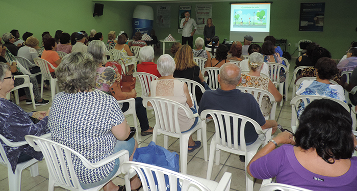 Luiz Claudio, coordenador da Medicina Preventiva, dá as boas-vindas aos participantes