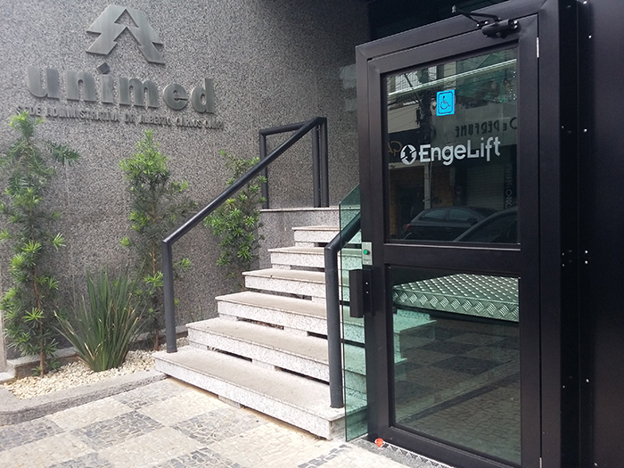 Elevador externo oferece mais conforto