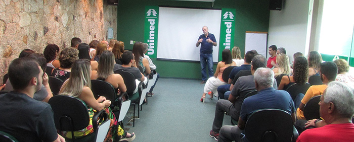 Fábio Nasser Monnerat, presidente da Unimed Três Rios, agradece a equipe por todo apoio e dedicação, em 2017