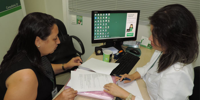 Claudia Pinho já aprendeu dicas importantes com a nutricionista Paula Pimenta