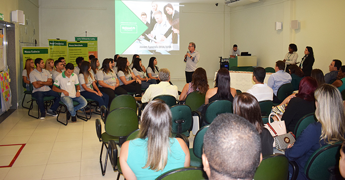 O presidente da Unimed Volta Redonda, Luiz Paulo Tostes discursa aos presentes