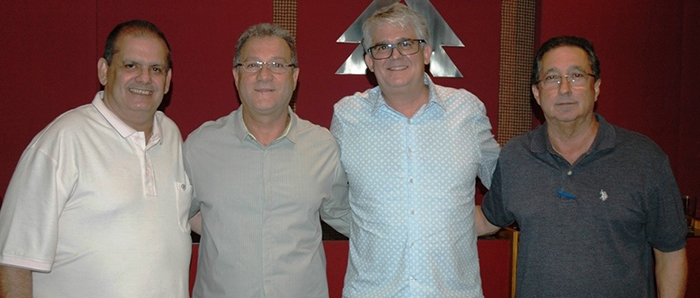  À esq: A diretoria executiva eleita, com Luiz Fernando, João Paulino, Paulo Tinoco e José Tarcizio. 