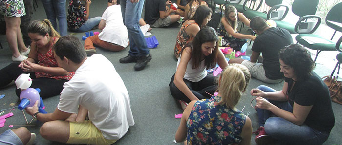  Dinâmica durante o treinamento de Liderança Cooperativa