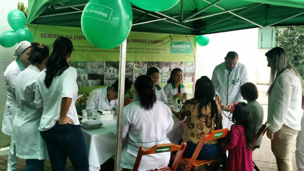 Equipe multidisciplinar promoveu vários exames gratuitos