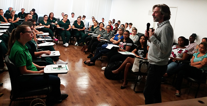 Danielle Calcado foi a primeira mamãe a receber o mimo