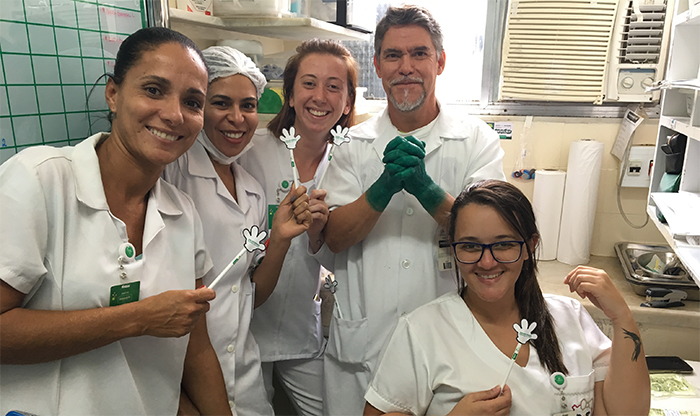   Colaboradores do Hospital participaram da dinâmica do SCIH e PEC 