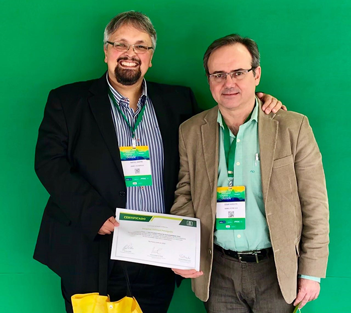  O presidente da Unimed Petrópolis Rafael Gomes de Castro ao lado do vice-presidente Cesar Augusto São Thiago 