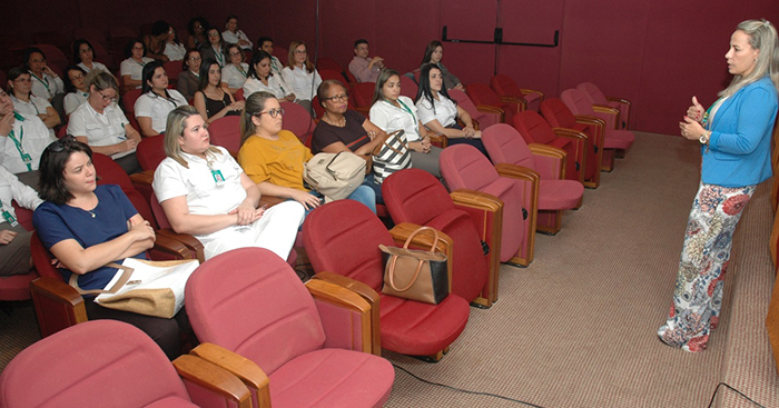 Sheila Bastos conduziu os treinamentos