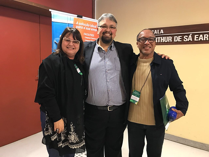 O diretor do Hospital Unimed de Campos, Luiz Fernando Sampaio e Marisa Alves Natal, administradora do Hospital Unimed Marques de Valença ao lado do presidente da Unimed Petrópolis, Rafael Gomes de Castro