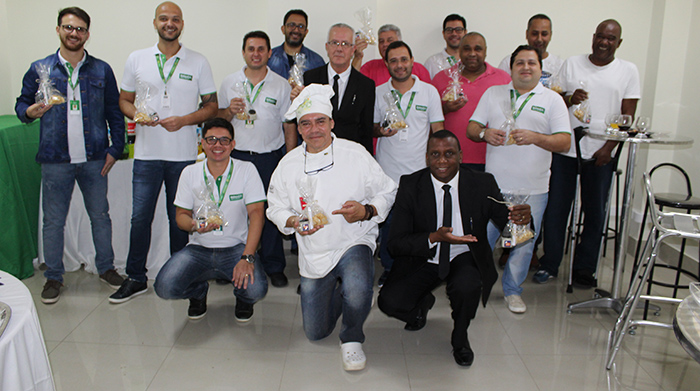 Os pais da cooperativa com o Chef Rui Magalhães 