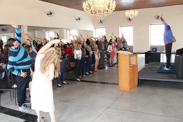 Participantes durante o encontro sobre obesidade. 