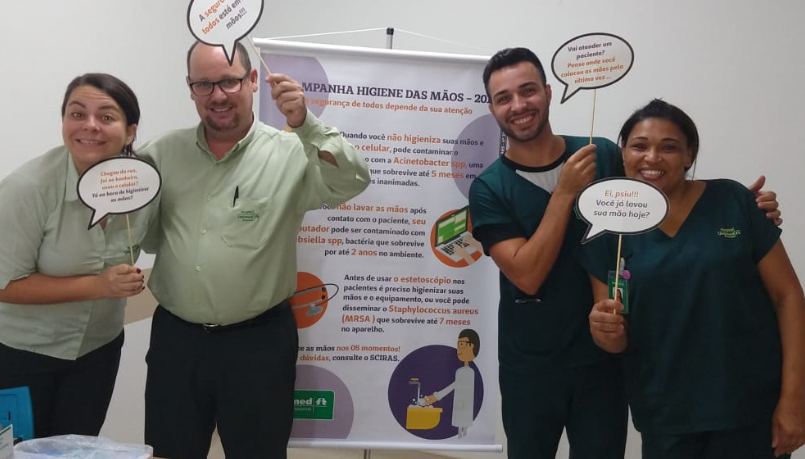 Guia de bolso e jogos de placas fizeram parte da campanha de divulgação das metas internacionais