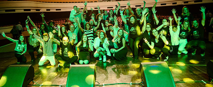  Final da apresentação do evento Unimed in Concert com todos os artistas e produção da Unimed Petrópolis.