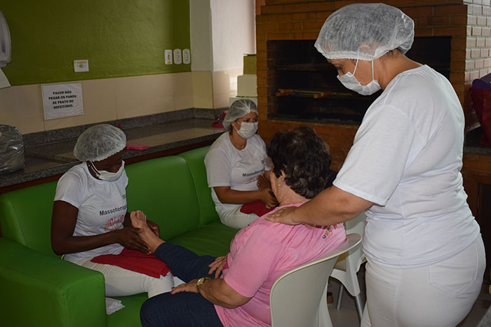  Mulheres em tratamento do câncer de mama participaram de atividades no Hospital Unimed Volta Redonda 