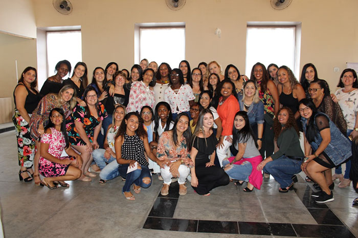Secretárias posam durante o 14º Encontro das Secretárias realizado pela Unimed Barra Mansa
