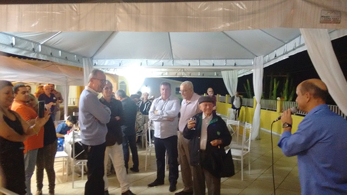 Diretores, Auditores, Cooperados e Familiares em Confraternização.