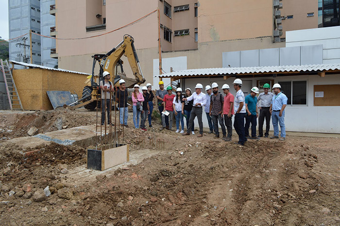 Alunos de engenharia ficam satisfeitos em ver na prática o que aprendem na universidade