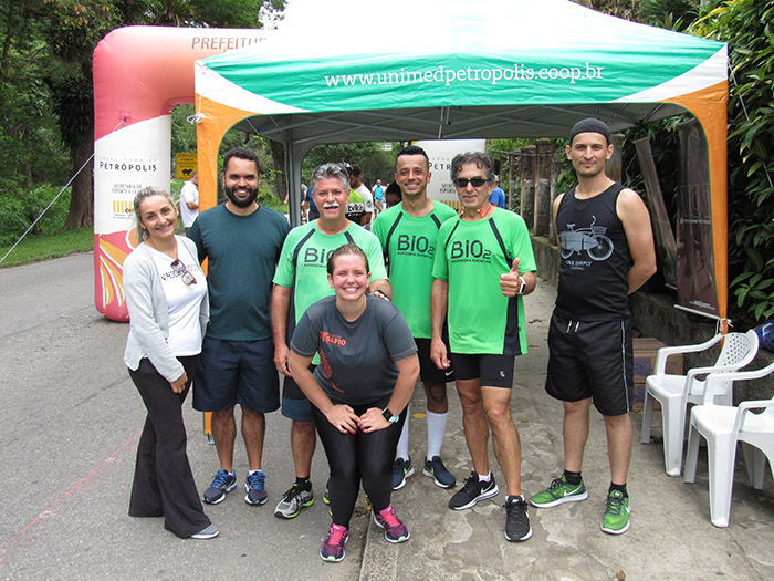  O grupo de corrida do cooperado Ricardo Blanc marcou presença na tenda da Unimed Petrópolis.  