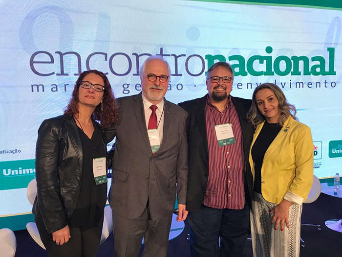 O presidente da Unimed Petrópolis, Rafael Gomes de Castro, a Gerente de Mercado Valéria Almeida Fontes e a Gerente de Pessoas Giovana Mizrahi Lamas foram recepcionados pelo Superintendente Executivo da Unimed do Brasil, Rodolfo Garcia Maritano.  