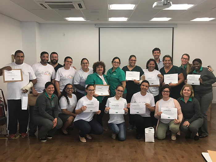  Turma piloto recebeu certificado, kit saudável e vai continuar sendo acompanhada por um ano 