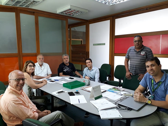Reunião da diretoria com o cirurgião Dr. Bruno Muniz