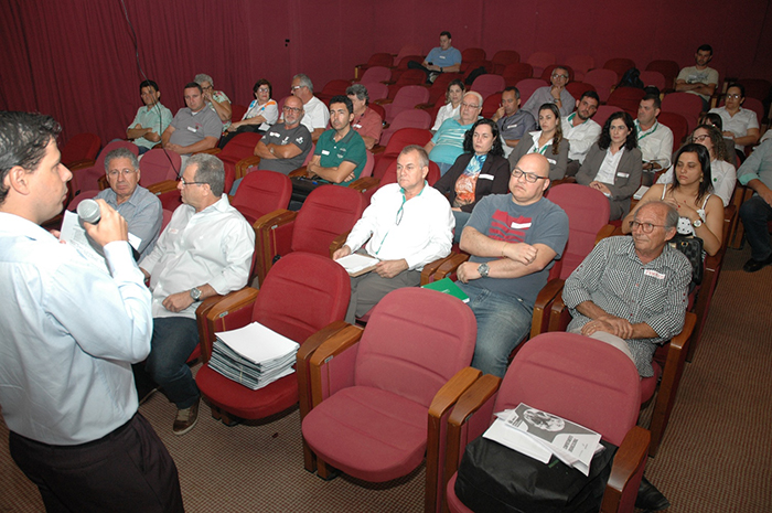 Willian Azevedo, do Sescoop/RJ, apresentou o conteúdo do curso