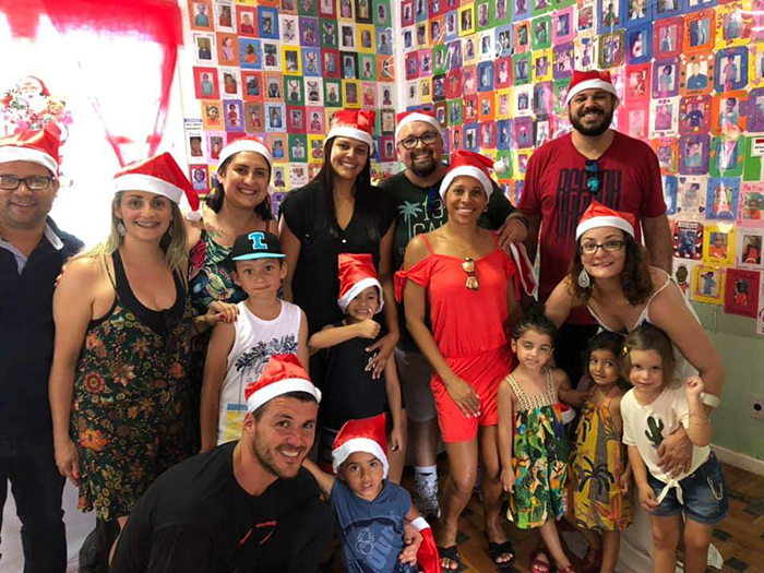 A equipe da Unimed Petrópolis ao lado da direção do Projeto C3