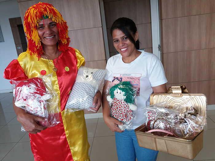   Bonecas Missionárias visitaram recém-nascidos pela primeira vez 