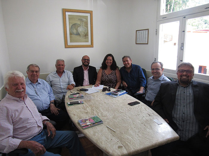 A Direção Executiva da Unimed Petrópolis recebe a Direção da AHERJ