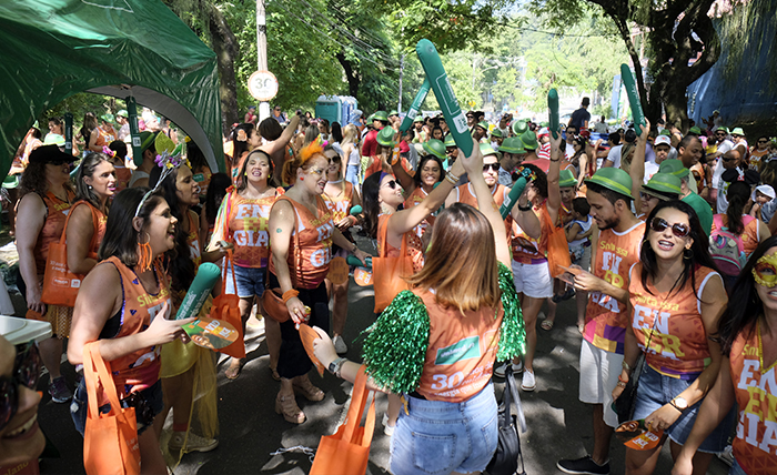 Unimed Volta Redonda reuniu centenas de pessoas no bloco de pré-carnaval 