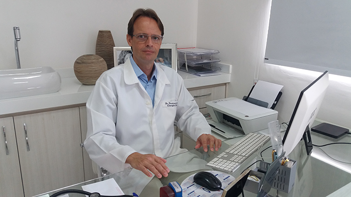 O Dr. Darteson Gutierrez é cirurgião cardiovascular e cooperado